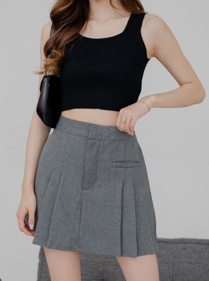 Caroline Skort