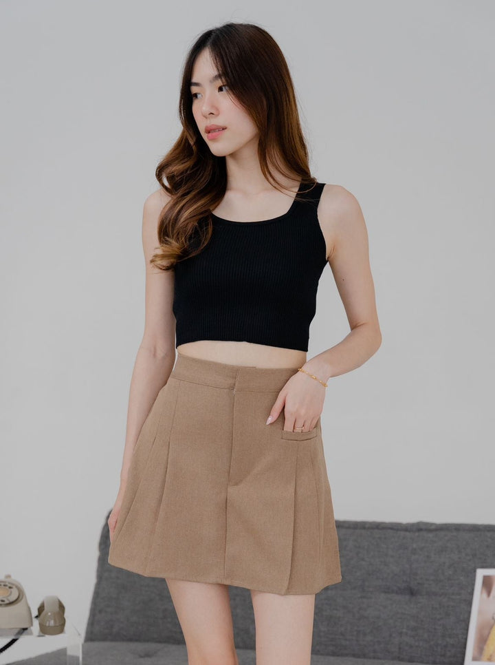 Caroline Skort