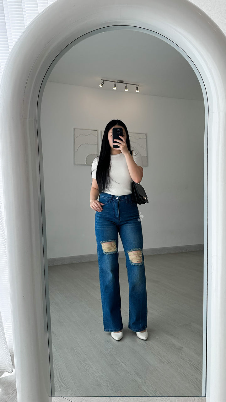 Zelda Ripped Straight Jeans