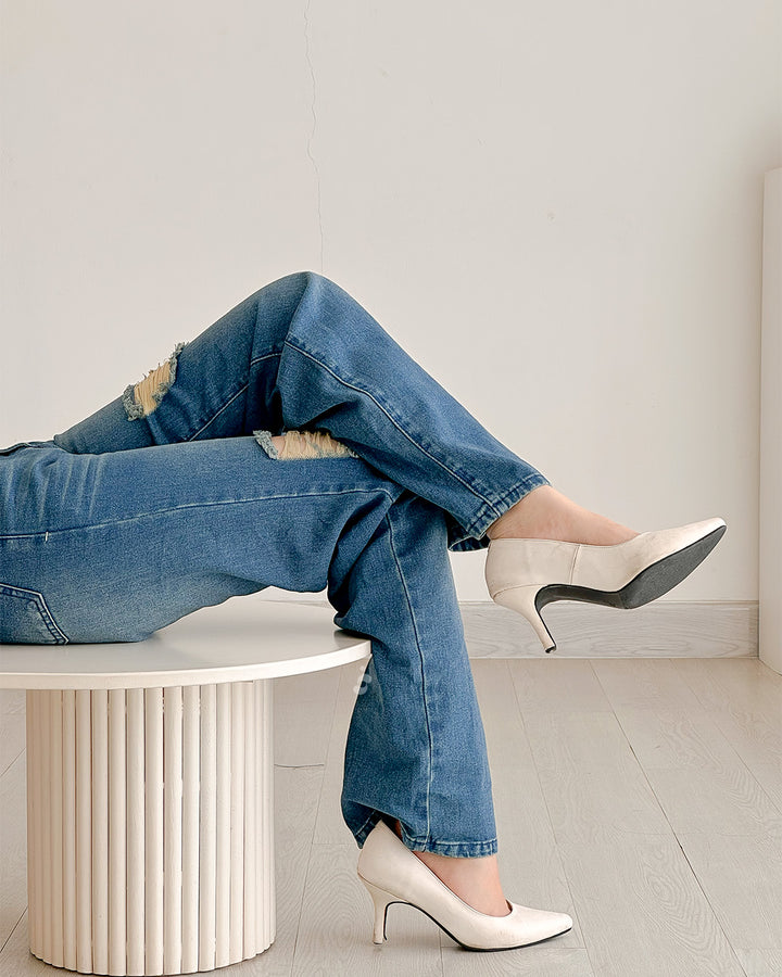 Zelda Ripped Straight Jeans